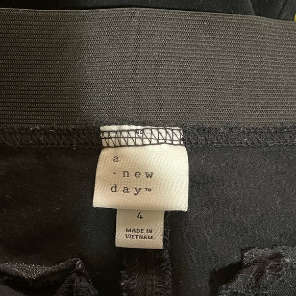 Women’s A New Day solid black pull-on pants ankle length Size 4 - Picture 3 of 4